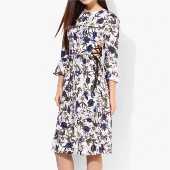 Pink Floral Lace-Up Side Bellsleeve Midi Dress 🌿 - Picture 9 of 12